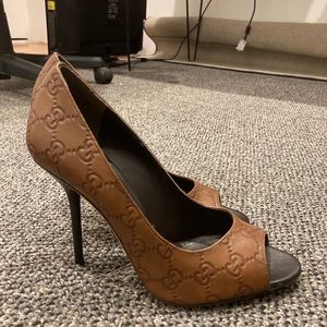 Gucci, never worn leather heels